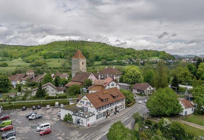 Hotel Restaurant Kreuz Kaiserstuhl المظهر الخارجي الصورة